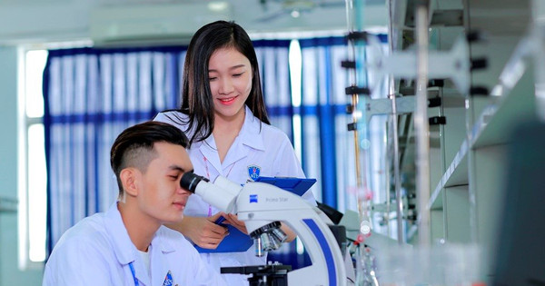 Nhiều trường đại học phía Nam công bố mức học phí đào tạo nhóm ngành sức khoẻ