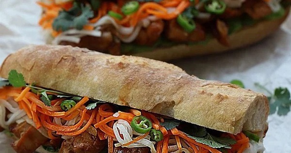 146 người nghi ngộ độc sau khi ăn bánh mì thịt