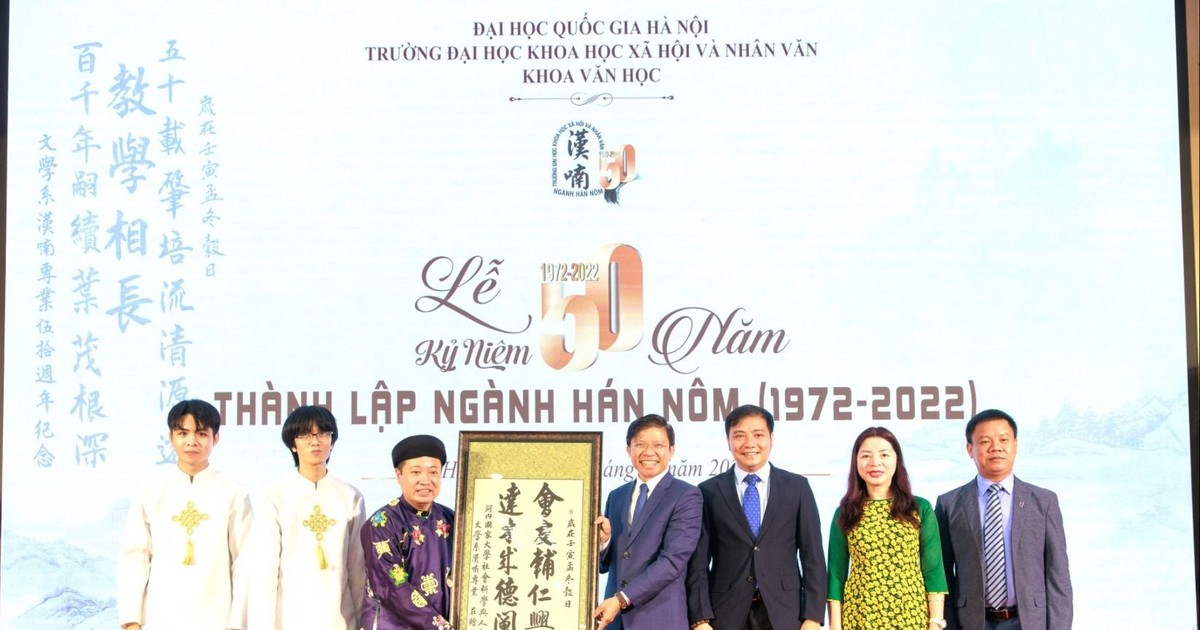  Trường ĐH Khoa học Xã hội và Nhân văn hơn nửa thế kỷ “giữ lửa” ngành Hán Nôm 