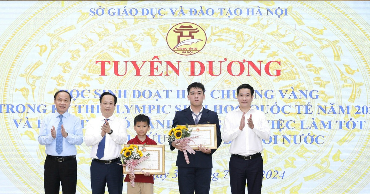 Tuyên dương 2 học sinh có thành tích xuất sắc, việc làm đẹp