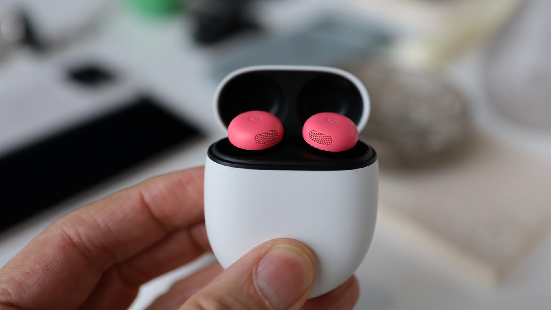 Google ra mắt tai nghe chống ồn siêu AI, giá bằng AirPods Pro 2 - Ảnh 1.