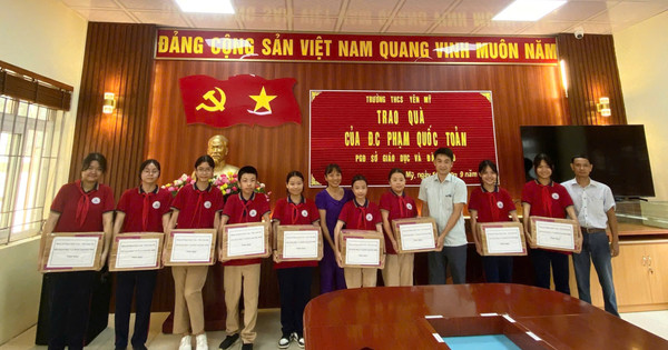 Thanh Trì: Tiếp nhận 3.960 quyển vở chia sẻ khó khăn với học sinh bị ảnh hưởng của cơn bão số 3