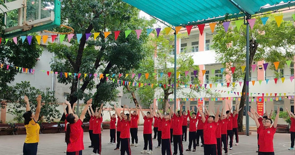 Trường học Hà Nội: Vừa dạy học, vừa khắc phục hậu quả bão