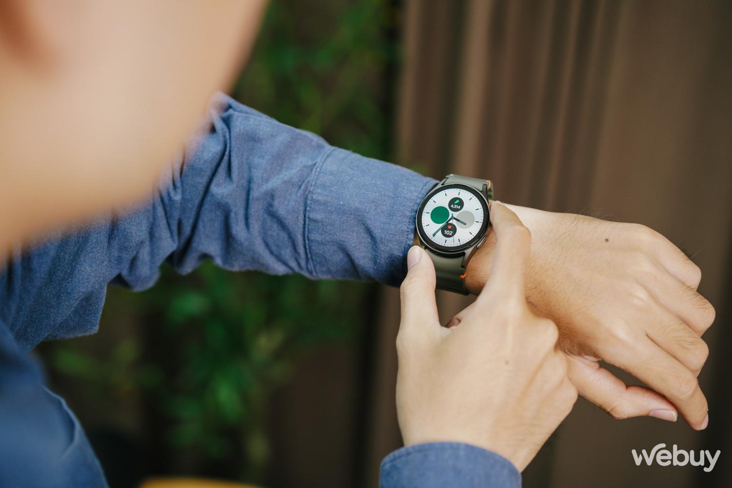 Đánh giá Galaxy Watch7 sau 1 tháng đeo: 4 điều thích và 1 điều Samsung cần cải thiện - Ảnh 1.