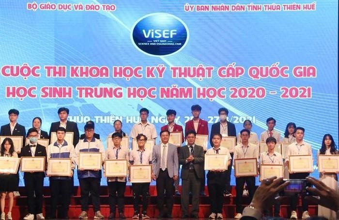  Bỏ cuộc thi khoa học kỹ thuật cấp tỉnh, cấp trường? 