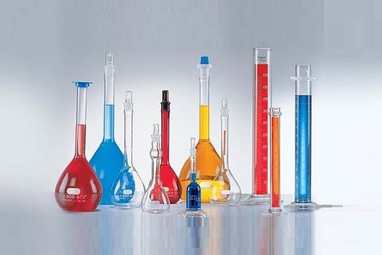 Bình định mức thường được sử dụng trong các thí nghiệm để đựng và đong chất lỏng,...