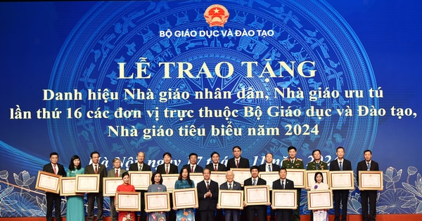 Bộ GD-ĐT trao tặng danh hiệu “Nhà giáo nhân dân, “Nhà giáo ưu tú”