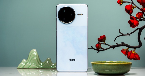 Cận cảnh REDMI K80 Pro vừa ra mắt: Thiết kế mới, hiệu năng Snapdragon 8 Elite "bá đạo", pin khủng 6.000mAh mà giá còn rẻ hơn cả iPhone 13