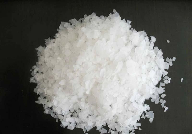 Magiê clorua có dạng vảy trắng