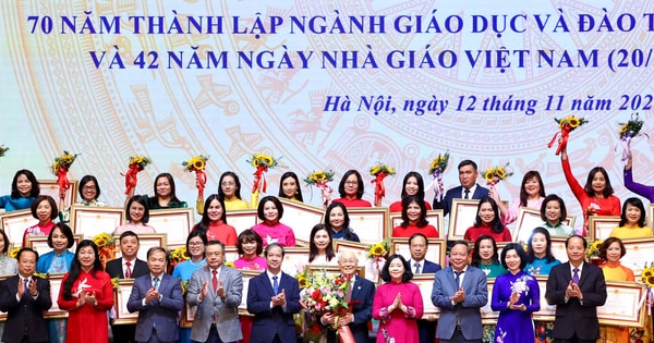 Ngành Giáo dục và Đào tạo Hà Nội kỷ niệm 70 năm thành lập, đón nhận Huân chương Lao động hạng Nhất