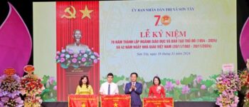 Sơn Tây: Khen thưởng 40 tập thể, cá nhân xuất sắc ngành Giáo dục và Đào tạo