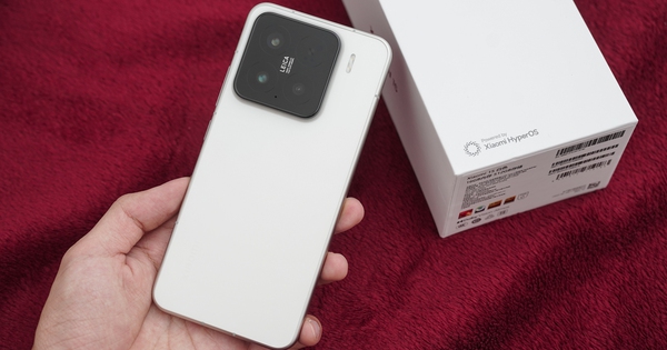 Trên tay Xiaomi 15 đầu tiên tại VN: Thiết kế nhỏ gọn cầm rất thích tay, có 2 nâng cấp này cực đáng tiền, giá từ 15,9 triệu đồng