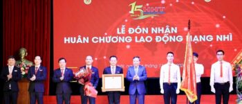 Trường Cao đẳng Công nghệ cao Hà Nội đón nhận Huân chương Lao động hạng Nhì