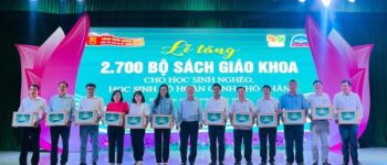 Tăng cường quản lý, ngăn chặn việc phát hành SGK kiểu "bia kèm lạc"