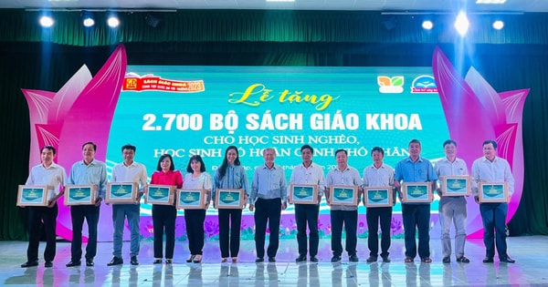 Tăng cường quản lý, ngăn chặn việc phát hành SGK kiểu "bia kèm lạc"