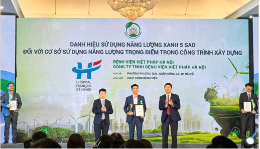 Bệnh viện Việt Pháp Hà Nội đạt danh hiệu Năng lượng xanh 5 sao năm 2024 - Ảnh 1