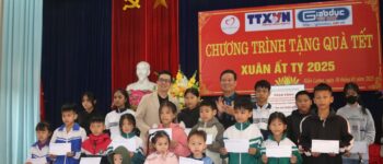 Tạp chí điện tử Giáo dục Việt Nam mang Tết nhân ái đến với huyện Hạ Hòa, Phú Thọ