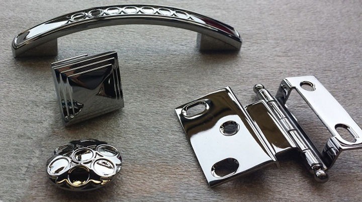 Cr2O3 còn được dùng làm chất phủ cho bề mặt kim loại