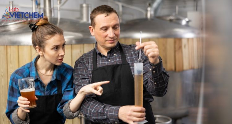 Cách sử dụng máy đo nồng độ cồn để đo nồng độ cồn