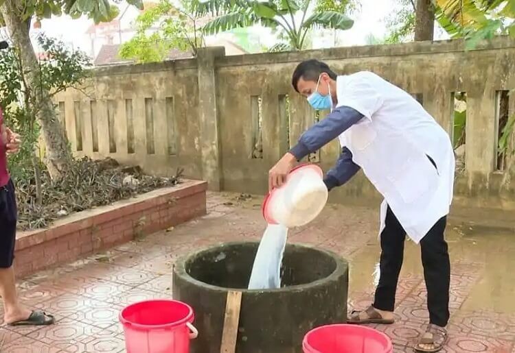 chloramine-b-được sử dụng trong đường-ly-nước-chung