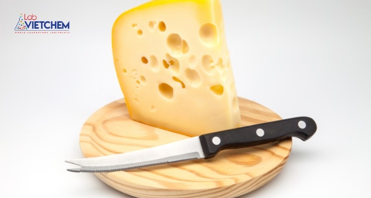 Lên men propionic đóng vai trò quan trọng trong việc tạo lỗ khí trong phô mai