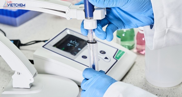 Xác định pH bằng máy đo pH