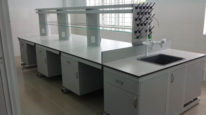 Bàn thí nghiệm trung tâm các loại, đáp ứng nhu cầu nghiên cứu trong phòng thí nghiệm