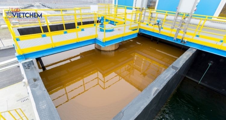FeCl3 được ứng dụng rộng rãi trong xử lý nước thải