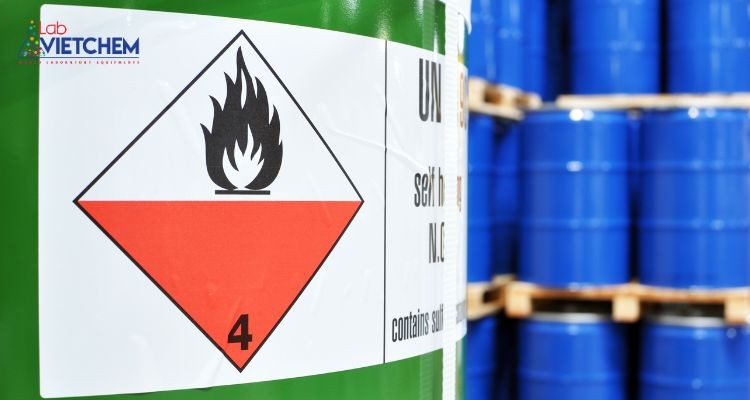Đảm bảo bao bì hóa chất có nhãn mác đầy đủ