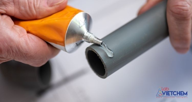 Cyclohexane là chất phụ gia cho keo