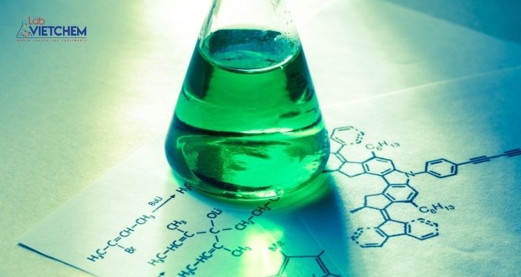 Aldehit propionic tham gia tổng hợp hóa học