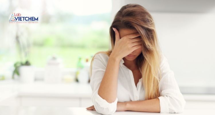 Dùng quá nhiều chất ngọt có thể gây đau đầu, chóng mặt