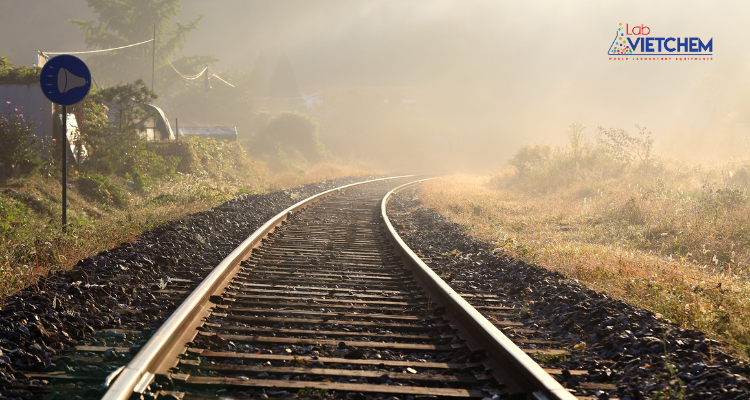 Hợp kim sắt tạo khung đường ray xe lửa