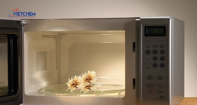 Hoa khô trong lò vi sóng