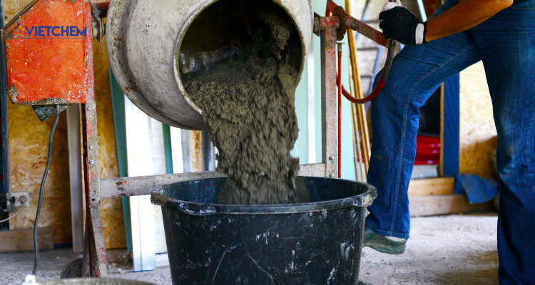 Bentonite được trộn trong máy khuấy