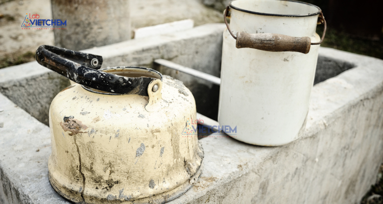 Nước đá vôi gây tích tụ cặn trong nồi, chảo, đường ống,...