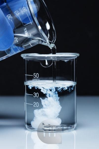 Màu trắng là màu phổ biến nhất của kết tủa