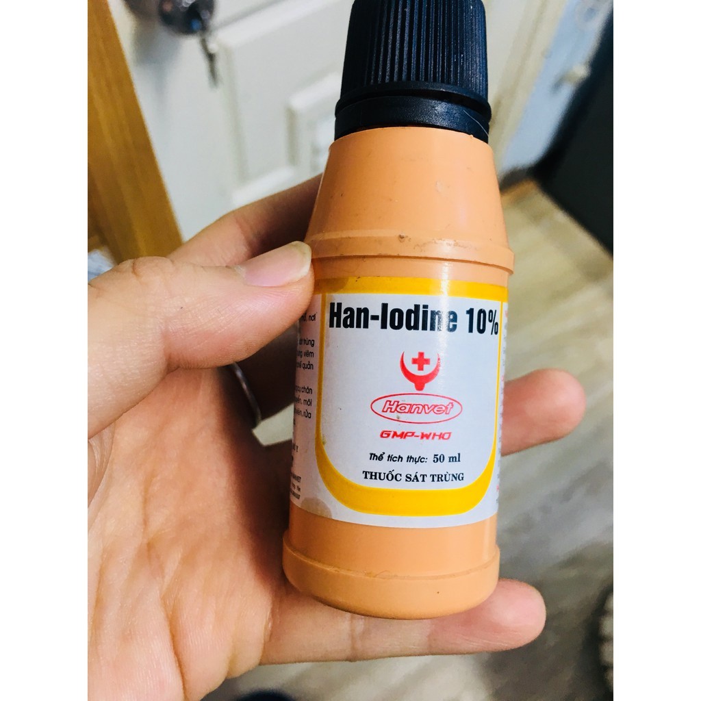 Thuốc mỡ iốt được sử dụng để khử trùng vết thương