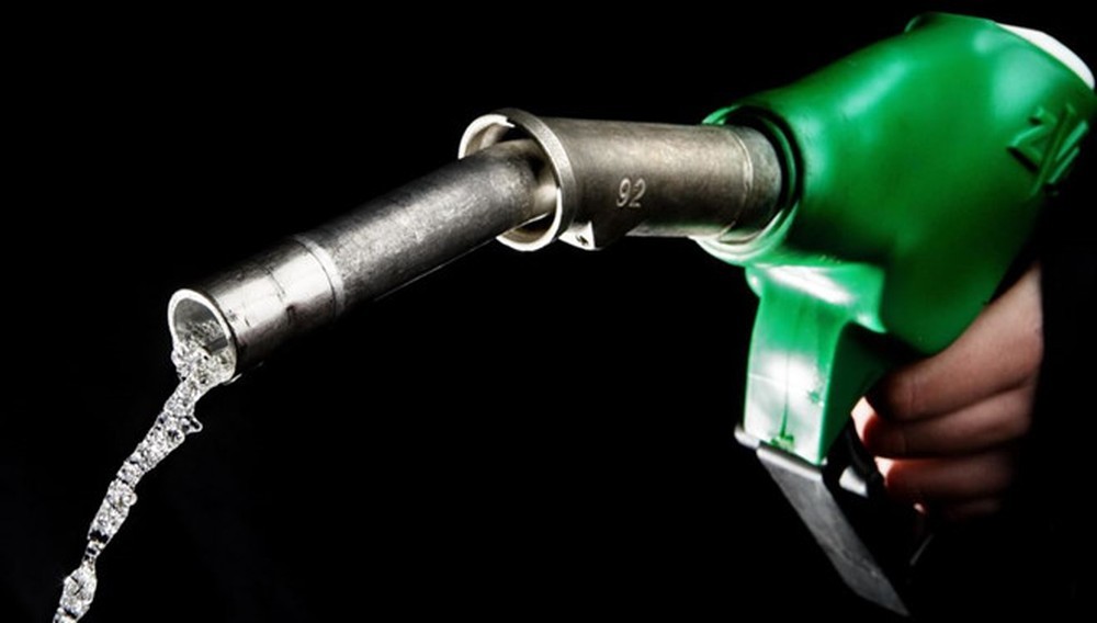 Rượu etylic có thể dùng thay thế xăng