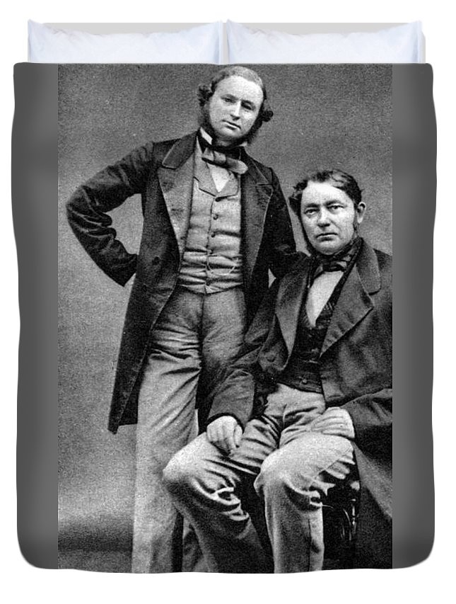 Bunsen (phải) và Kirchoff (trái)