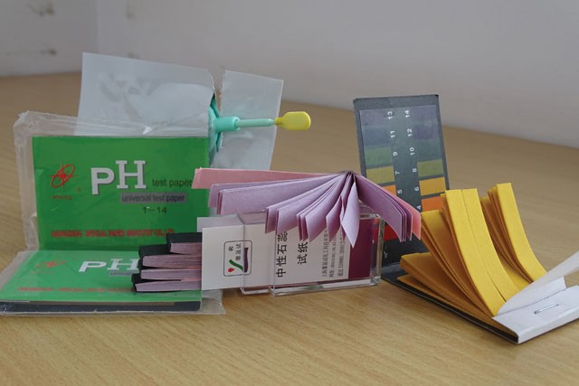 Dùng giấy quỳ để đo pH tuy đơn giản nhưng chỉ dùng cho những phép đo dễ thực hiện