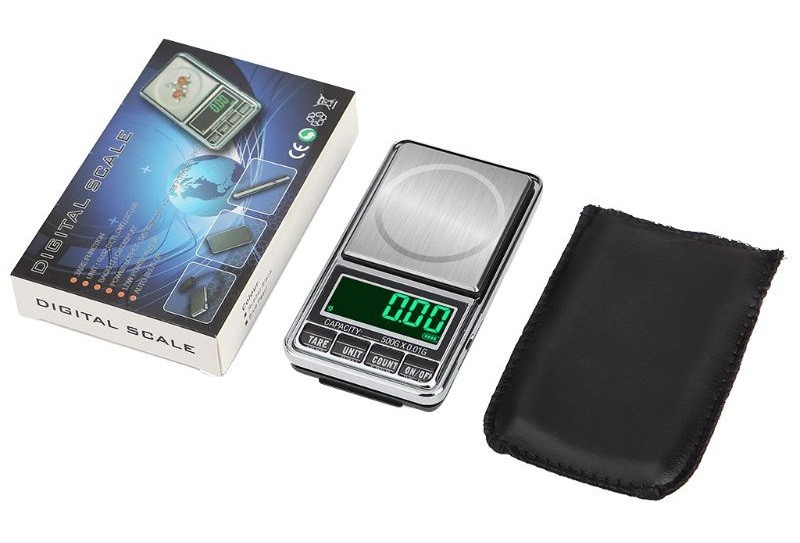 Đậy nắp cân và cất vào bao da sau khi sử dụng