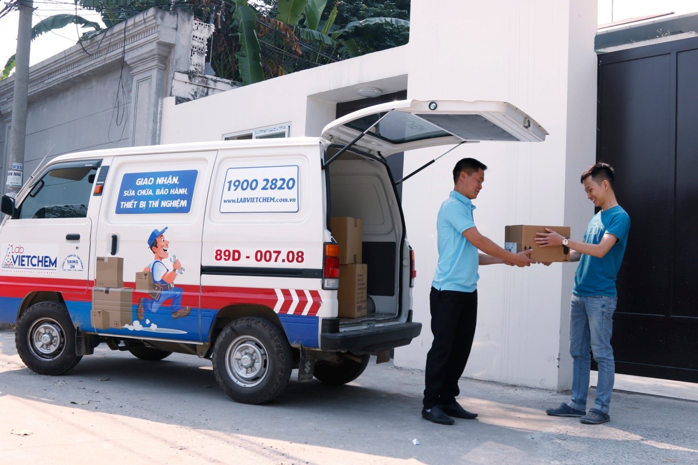 LabVICHEM- Giao hàng đúng hẹn