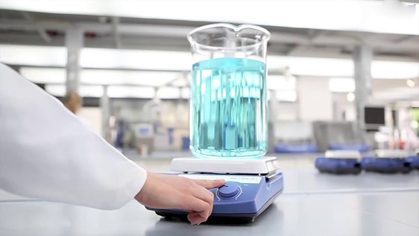 Máy khuấy từ gia nhiệt ika c-mag hs 10 được sử dụng phổ biến trong phòng thí nghiệm