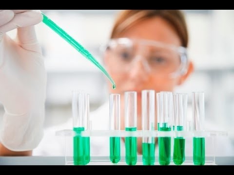 Sử dụng que thủy tinh đảm bảo an toàn khi trộn hóa chất trong phòng thí nghiệm