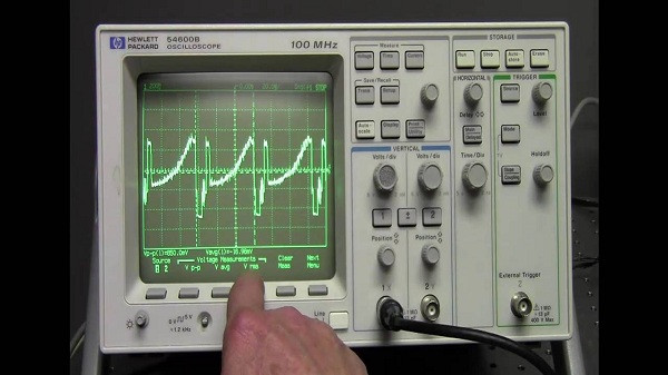 máy hiện sóng - Dạng sóng hiển thị trên thiết bị