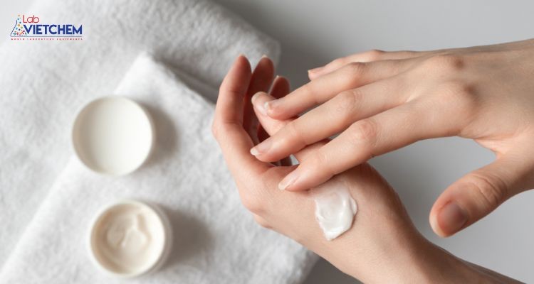 Acrylic Acid Copolymer làm kem dưỡng da