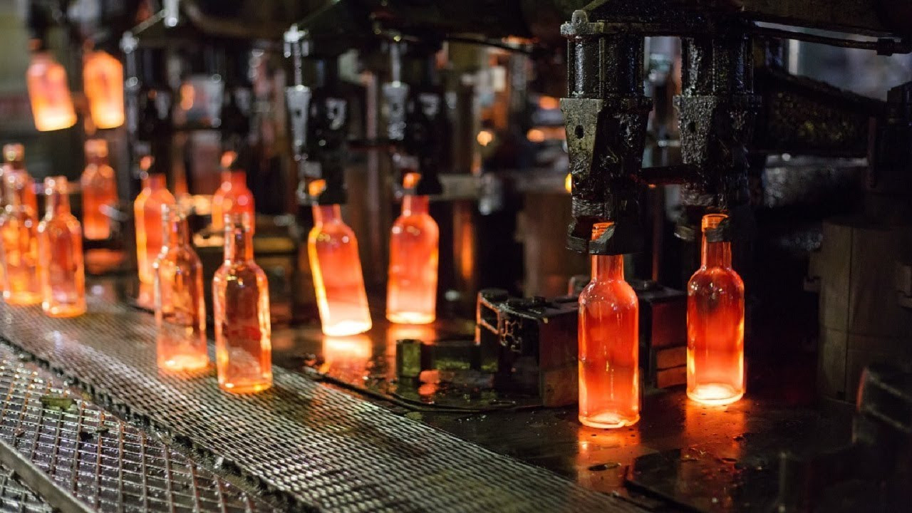 Muối Soda được ứng dụng trong công nghệ sản xuất thủy tinh