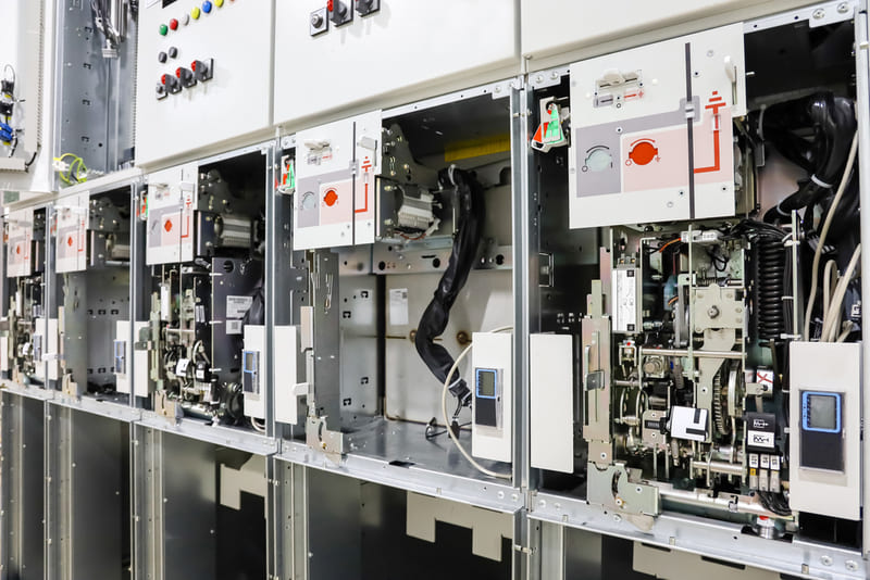 Medium voltage circuit breakers: structure, functions and classification What is the central cat machine?
