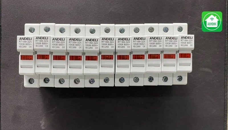 Thông thường cấu tạo của cầu chì sẽ bao gồm hình dáng và các bộ phận khác của cầu chì